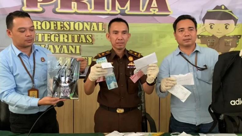Kejari OTT di BKPSDM Seluma, 8 Orang dan Uang Rp27 Juta Diamankan