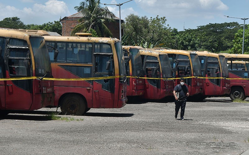 417 Bus Transjakarta Terbengkalai Akan Dilelang - Bagian 2