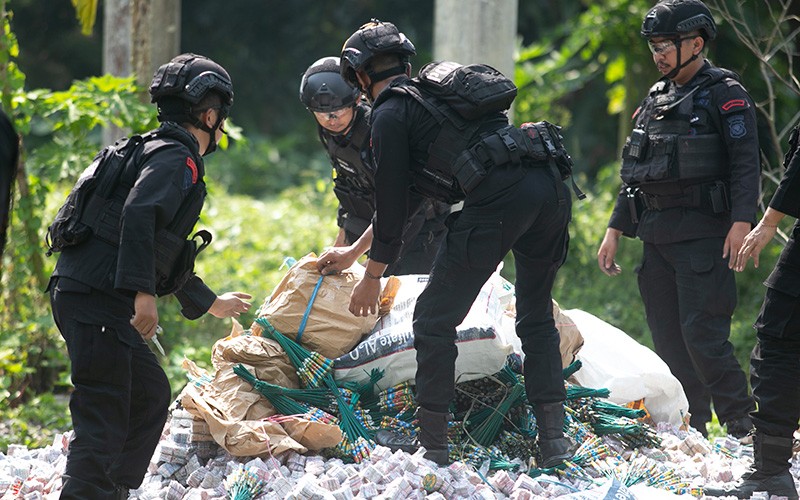 1,5 Juta Butir Petasan Dimusnahkan - Bagian 3