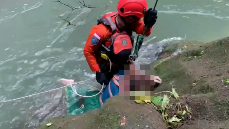 Cek Sungai sebelum Mancing, Buruh Pekerja di Toba Jatuh ke Jurang Sedalam 80 Meter