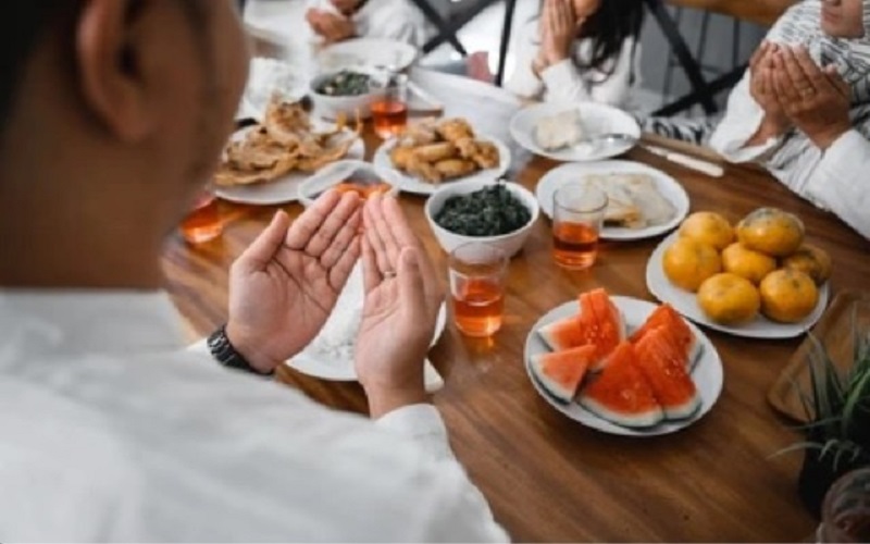 Jadwal Buka Puasa Makassar Hari Ini Minggu 17 Maret 2024, Lengkap Doa Berbuka