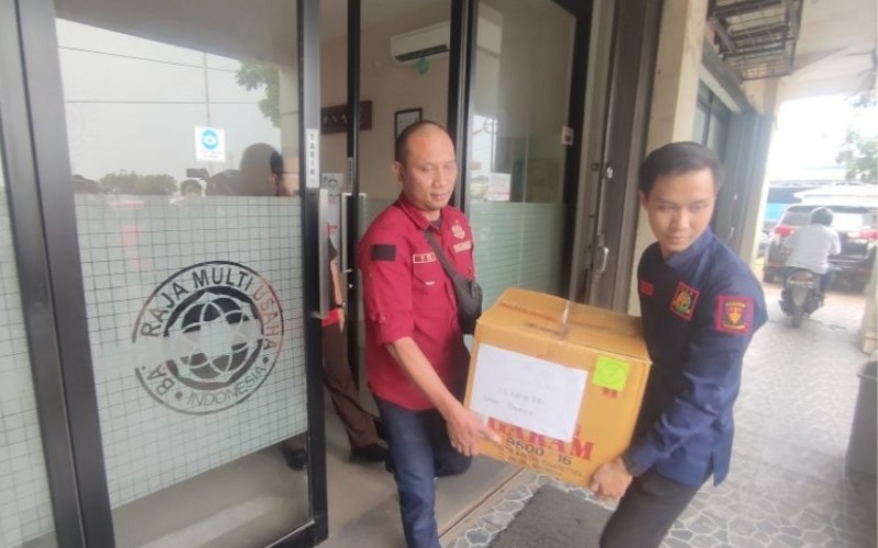 Jaksa Kejati Sumsel Sita 4 Dus Dokumen dari Kantor PT Semen Baturaja 