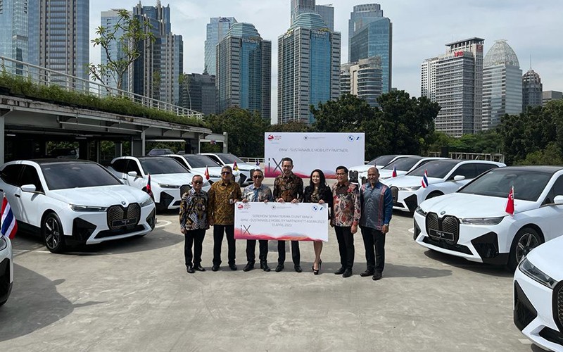 Dukung KTT ASEAN 2023, BMW Indonesia Serahkan 13 BMW iX kepada Kemensetneg - Bagian 2