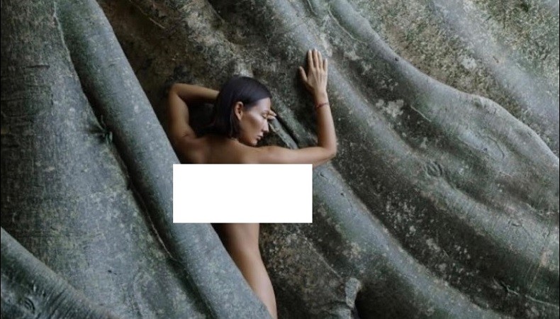 Bule Foto Bugil di Pohon Keramat di Bali Ditangkap Imigrasi