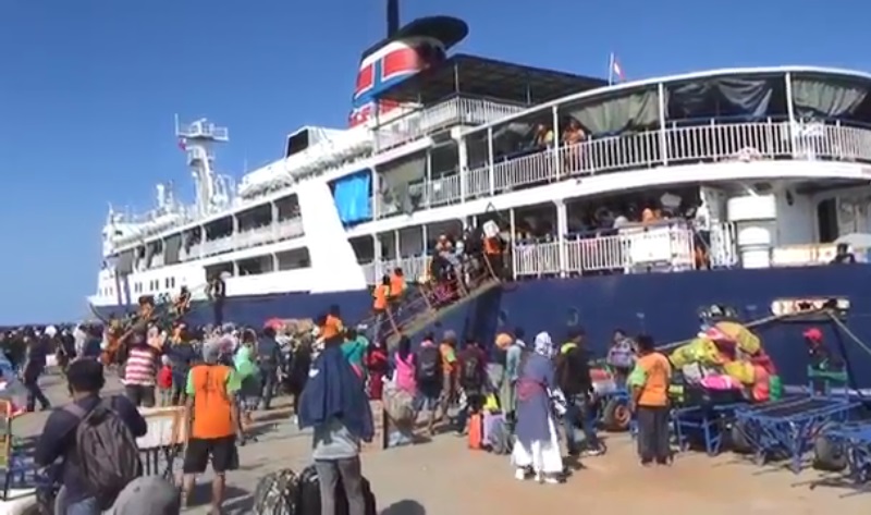 Ribuan Pemudik Padati Pelabuhan Parepare