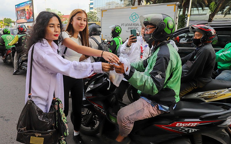 RPA Partai Perindo Bagi-Bagi Takjil - Bagian 2