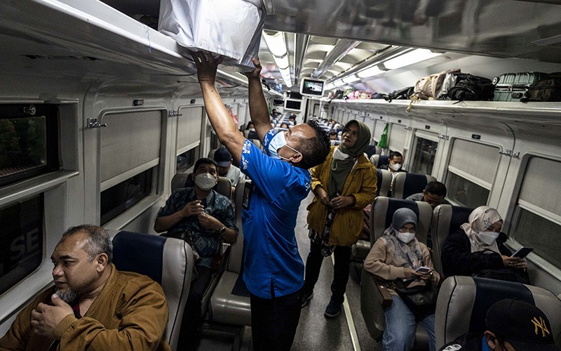 12.700 Pemudik Berangkat dari Stasiun Gambir - Bagian 3
