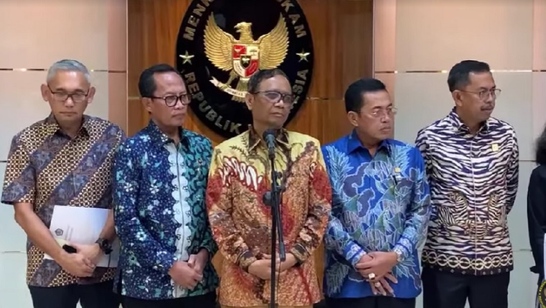 Mahfud MD Sebut Pemerintah Terus Berkoordinasi soal Kebijakan Penanganan Kekerasan di Papua Mahfud MD Sebut Pemerintah Terus Berkoordinasi soal Kebijakan Penanganan Kekerasan di Papua