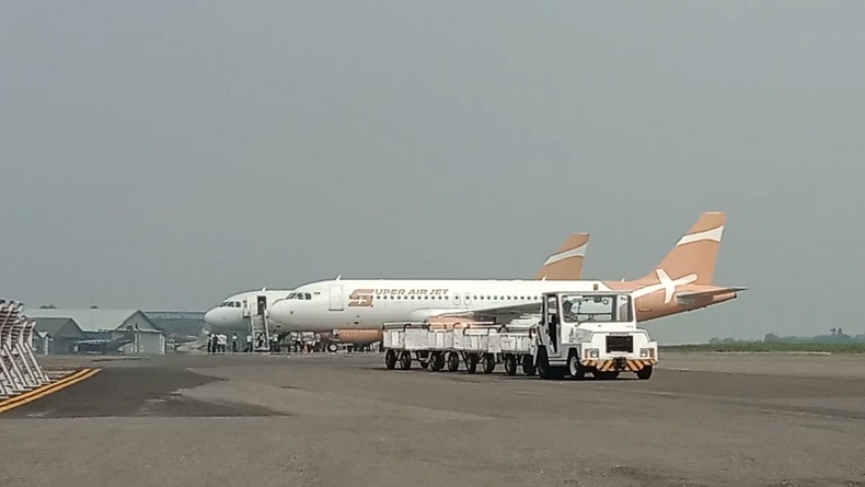 Arus Mudik Mulai Terasa, Ribuan Penumpang Padati Bandara Husein Bandung