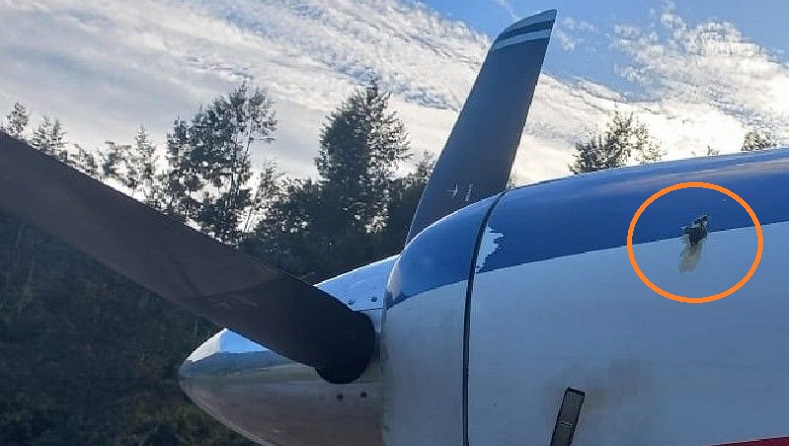 Kondisi Pesawat Asian One usai Ditembaki KKB di Beoga, Bodi Depan Terkena Peluru