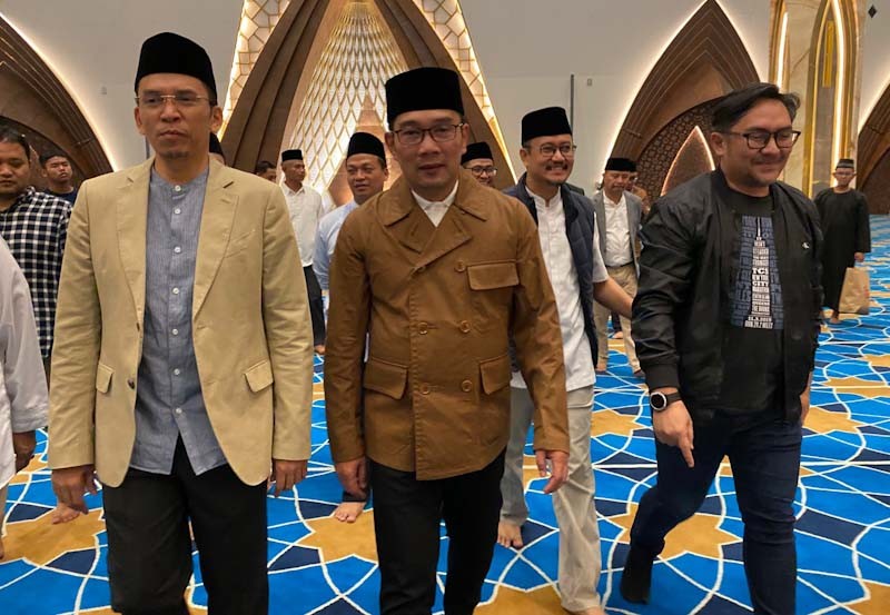 Potret Antusiasme Warga Bandung Hadiri Konser Ngabuburit dan Tabligh Akbar di Masjid Al Jabbar - Bagian 5