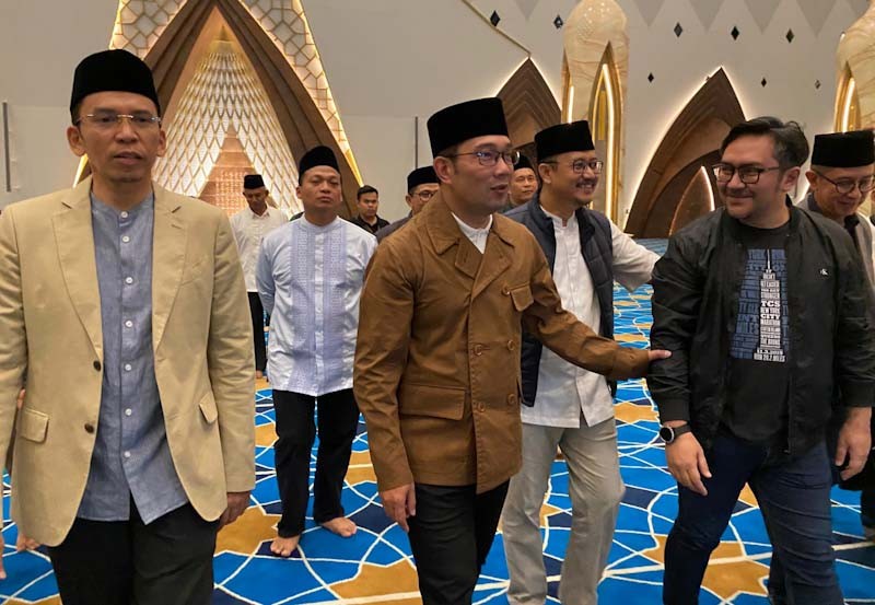 Potret Antusiasme Warga Bandung Hadiri Konser Ngabuburit dan Tabligh Akbar di Masjid Al Jabbar - Bagian 6