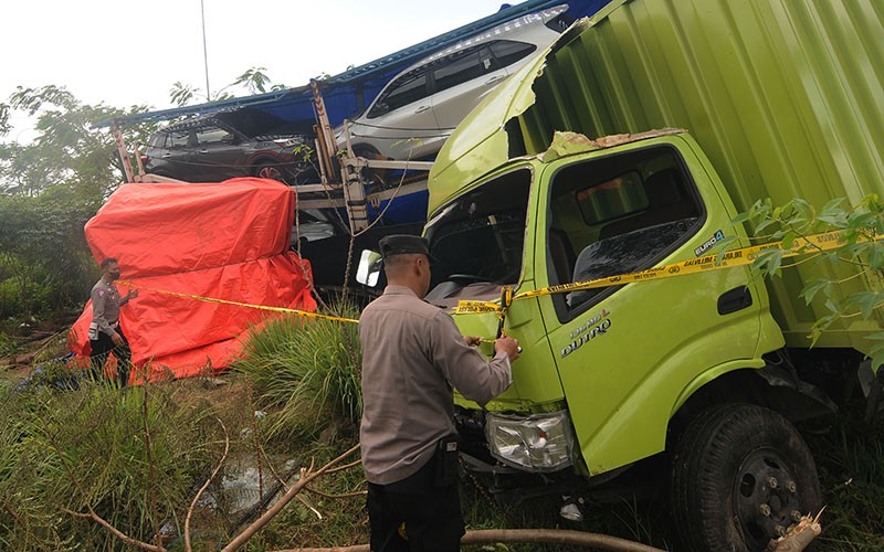 Jumlah Korban Kecelakaan Tol Semarang-Solo Menjadi 8 Orang - Bagian 2