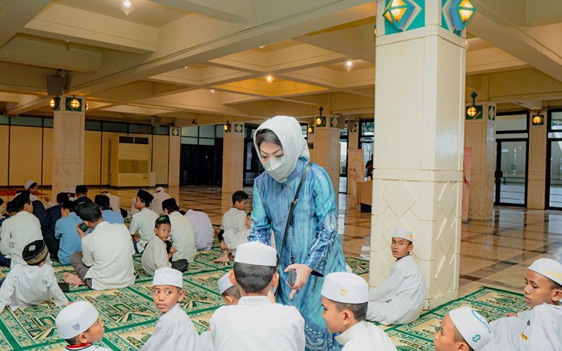 IWAPI Gandeng YPSPI Santuni Ribuan Kaum Dhuafa - Bagian 1