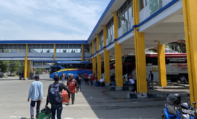Terminal Bungurasih Mulai Dipadati Pemudik, Sehari Rata-Rata 11.550 Penumpang 