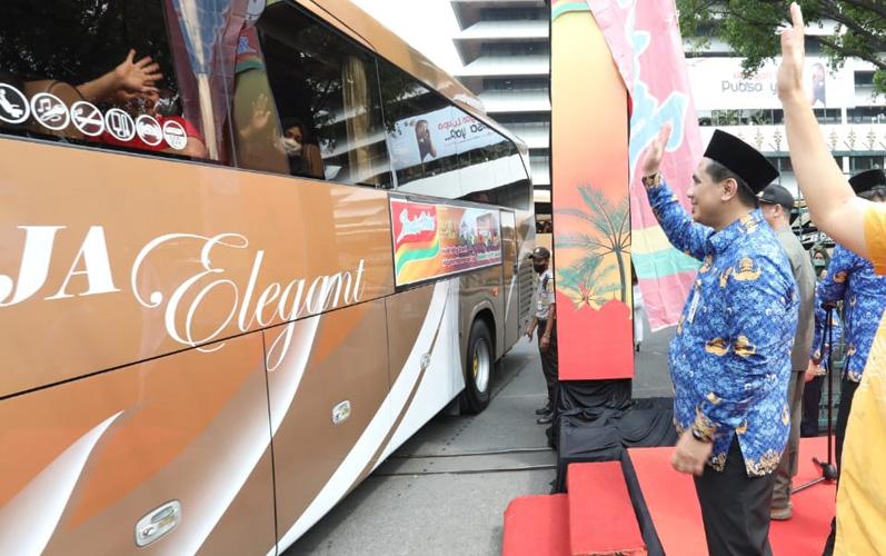  Lepas Pedagang Warmindo Mudik ke Jabar, Wagub Jateng: Hati-hati dan Jaga Kesehatan!