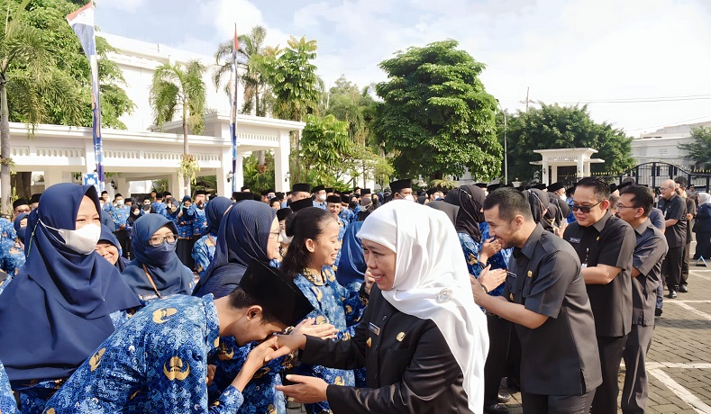 title Gubernur Khofifah Larang ASN Pemprov Jatim Mudik Pakai Mobil Dinas Gubernur Khofifah Larang ASN Pemprov Jatim Mudik Pakai Mobil Dinas