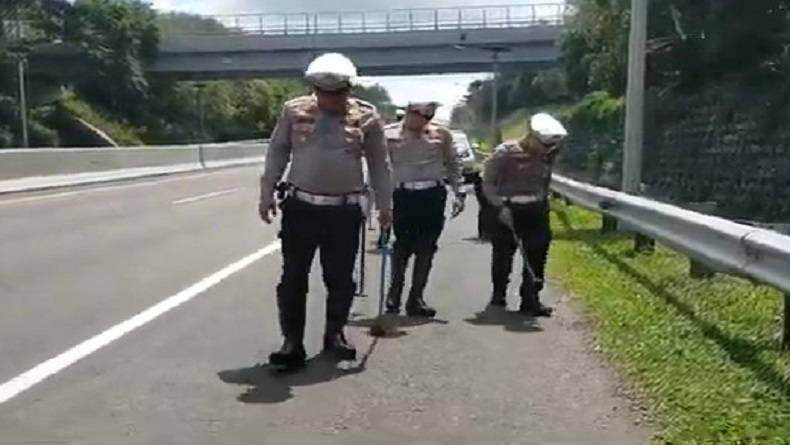 Banyak Ranjau Paku di Tol Cipularang Km 100-120, Polisi Imbau Pemudik Waspada 