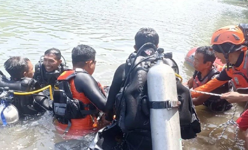 title Remaja Terseret Ombak saat Melukat di Tabanan Ditemukan Tewas Remaja Terseret Ombak saat Melukat di Tabanan Ditemukan Tewas