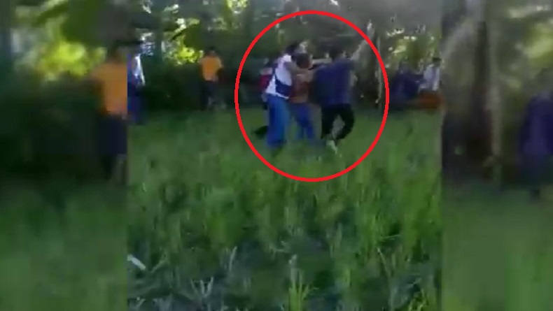 Nekat, Begal Ini Jalan Kaki Adang Korban Pakai Parang lalu Babak Belur Dihajar Warga 