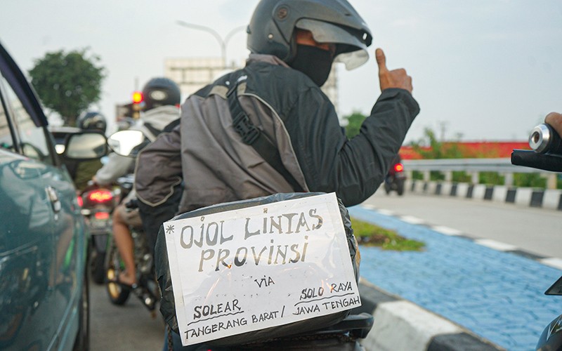 Jalur Kalimalang Diprediksi Ramai Pemudik Sepeda Motor Malam Ini - Bagian 5