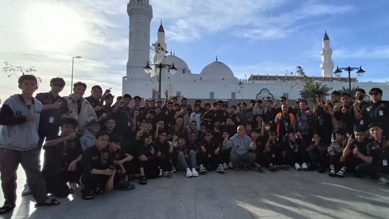 Viral Santri Darul Arqam Garut Umrah, Ternyata Hadiah Mondok 6 Tahun