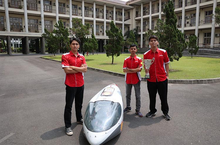 Mobil Semar Urban Hydroz Karya Mahasiswa UGM Berlaga pada Shell Eco Marathon 2023