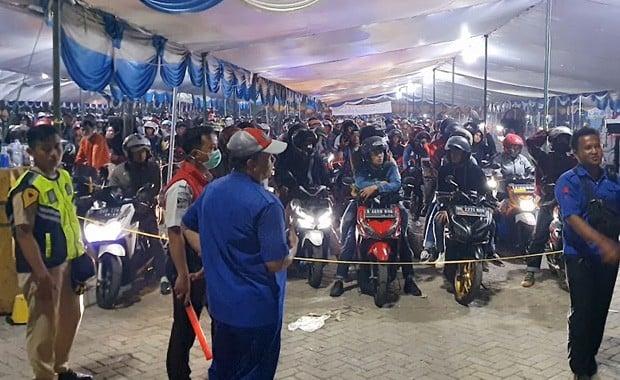 Pelabuhan Ciwandan Penuh, Pemudik Motor Antre Hingga 4 Jam