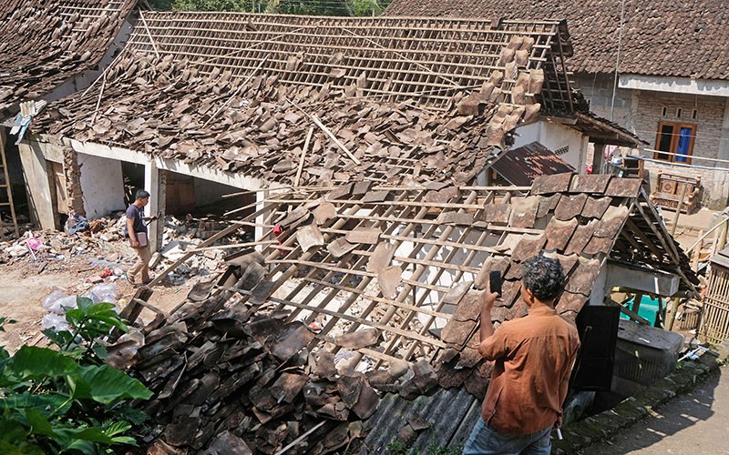 Lagi, Ledakan akibat Petasan Hancurkan Rumah-Rumah - Bagian 1