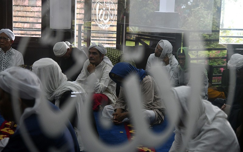 Suasana Perayaan Idul Fitri 1444 H Jemaah Tarekat Naqsabandiyah di Bogor - Bagian 3