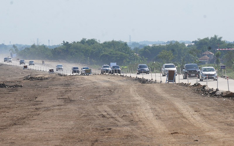 Jalan Tol Fungsional Solo-Yogyakarta Berdebu, Pemudik Diimbau Berhati-hati - Bagian 1