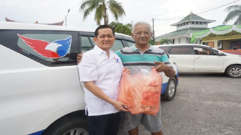 title Partai Perindo Bagikan Takjil dan Paket Lebaran di Bangka Barat, Warga: Konsisten Bantu Masyarakat Partai Perindo Bagikan Takjil dan Paket Lebaran di Bangka Barat, Warga: Konsisten Bantu Masyarakat