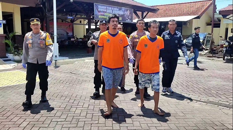 title Maling Modus Pecah Kaca Mobil di Surabaya Tertangkap, Hasil Curian untuk Mudik ke Sumatra Maling Modus Pecah Kaca Mobil di Surabaya Tertangkap, Hasil Curian untuk Mudik ke Sumatra
