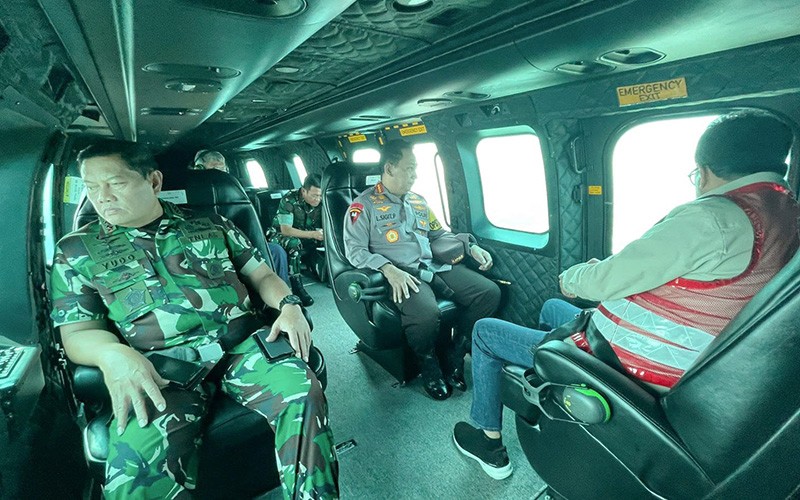 Panglima TNI dan Kapolri Naik Heli Pantau Arus Mudik Lebaran 2023 - Bagian 2