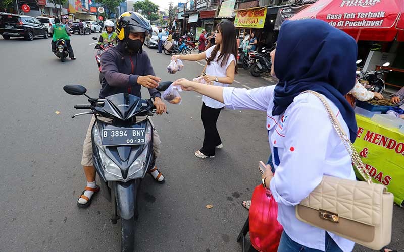 DPW Pemuda Perindo DKI Jakarta Bagi-Bagi Takjil Gratis - Bagian 4