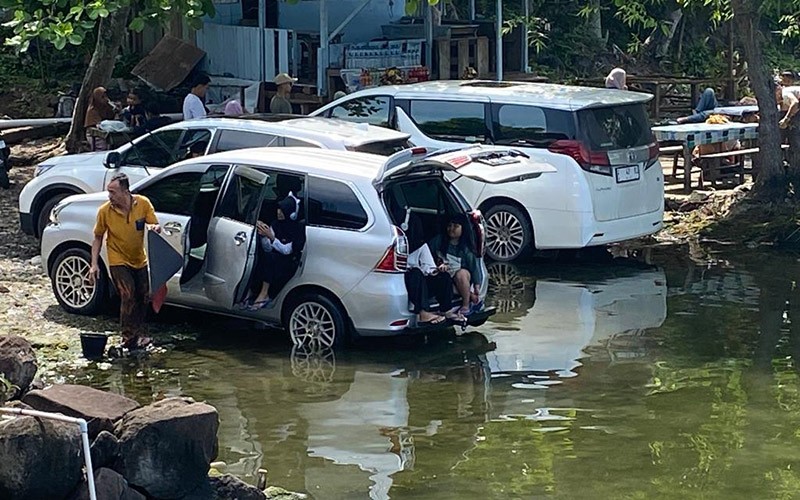 Lelahnya Perjalanan Jauh Mudik Hilang dengan Melihat Keindahan Danau Singkarak - Bagian 4