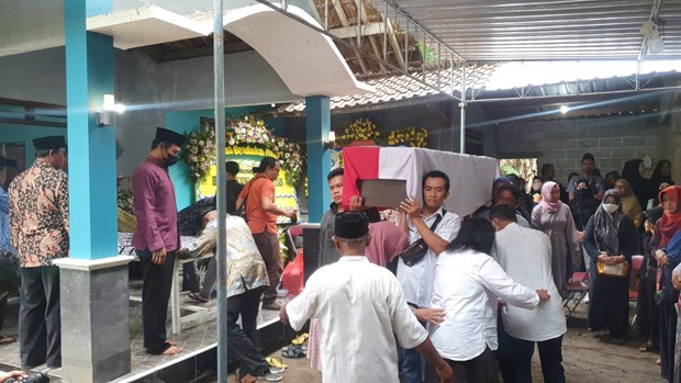 Anggota Densus Korban Teroris Uzbekistan Dimakamkan di Sleman, Almarhum Baru Jadi Polisi 1 Tahun 5 Bulan