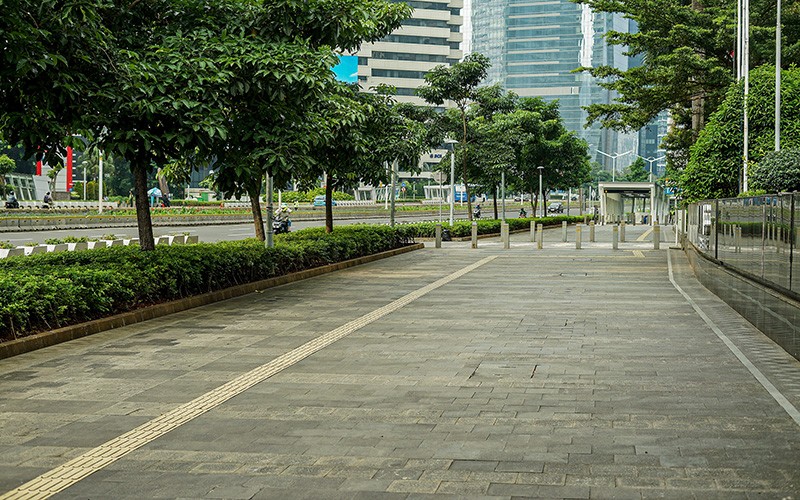 Penampakan Jalanan Jakarta Sepi Ditinggal Mudik - Bagian 4
