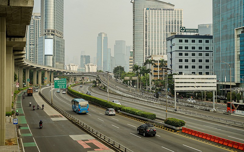 Penampakan Jalanan Jakarta Sepi Ditinggal Mudik - Bagian 3