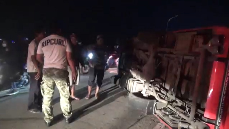 Kecelakaan di Jombang, Mobil Angkut 18 Pemudik Terguling, 4 Penumpang Luka