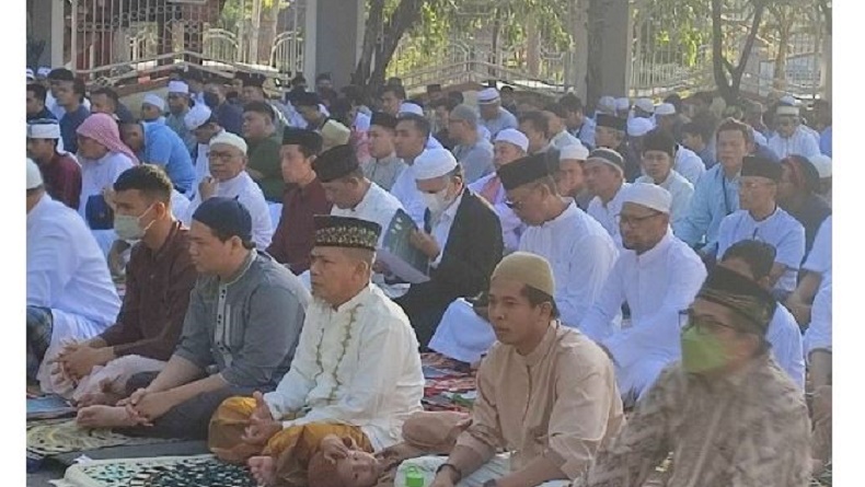 title Ribuan Umat Muslim di Jayapura Salat Ied Hari Ini, Rayakan Idul Fitri 1444 H Ribuan Umat Muslim di Jayapura Salat Ied Hari Ini, Rayakan Idul Fitri 1444 H