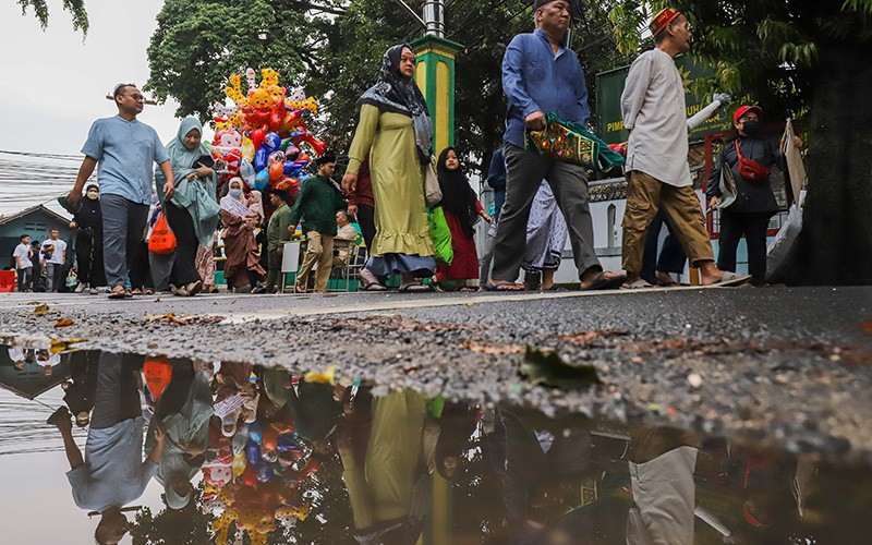 2.000 Umat Muslim Jagakarsa Sholat Idul Fitri Hari Ini - Bagian 4