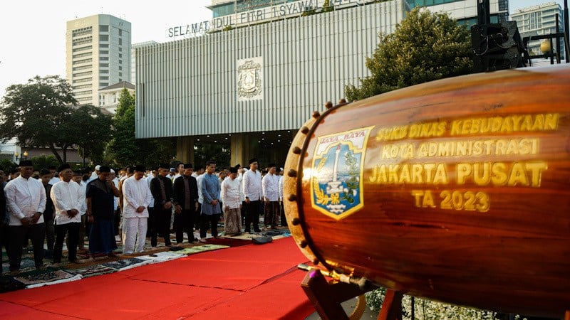 2.000 Umat Muslim Sholat Idul Fitri 1444 H di Balai Kota Jakarta - Bagian 2