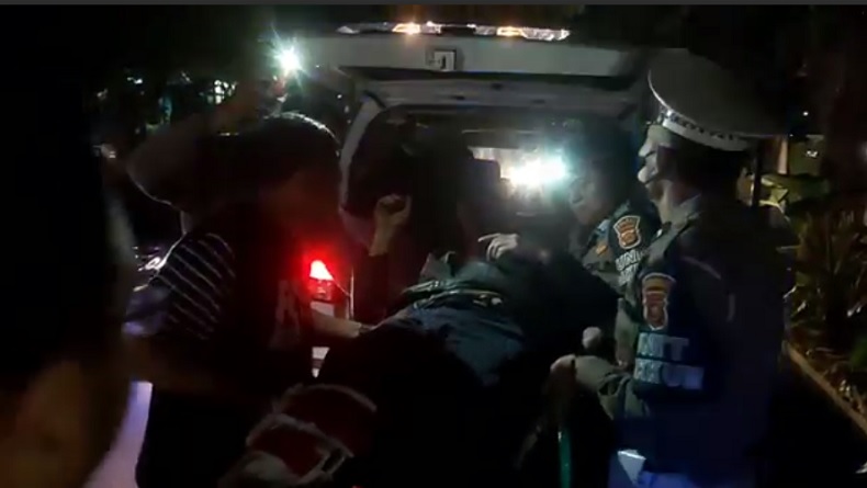 Kecelakaan, Pengendara Motor Tergeletak di Jalur Mudik Cimalaka
