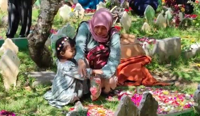 Tradisi Lebaran, Makam Wanasari di Denpasar Didatangi Ribuan Peziarah Muslim