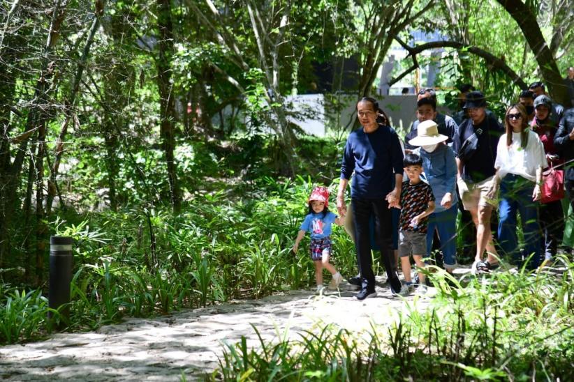 Presiden Jokowi Ajak Cucu Liburan Sekaligus Tinjau Kesiapan KTT ASEAN di Labuan Bajo