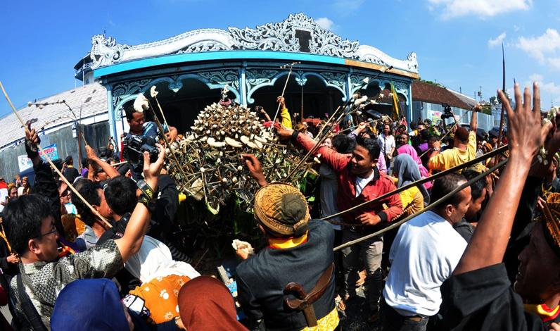 Tradisi Lebaran di Jawa Tengah, Grebeg Syawal Keraton Solo hingga Larungan Kepala Kerbau