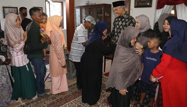 Tetangga Ungkap Masa Kecil Ganjar: Sehari-hari Jualan Bensin Eceran di Depan Kios Ibunya