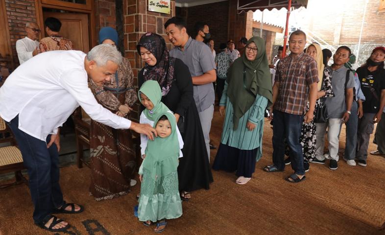  Ganjar Kenang Masa Kecil di Tawangmangu: Mandi di Sungai hingga Main Layangan