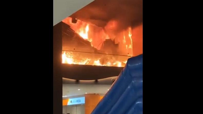 Trans Studio Mall Makassar Terbakar, Pengunjung Panik Berlarian